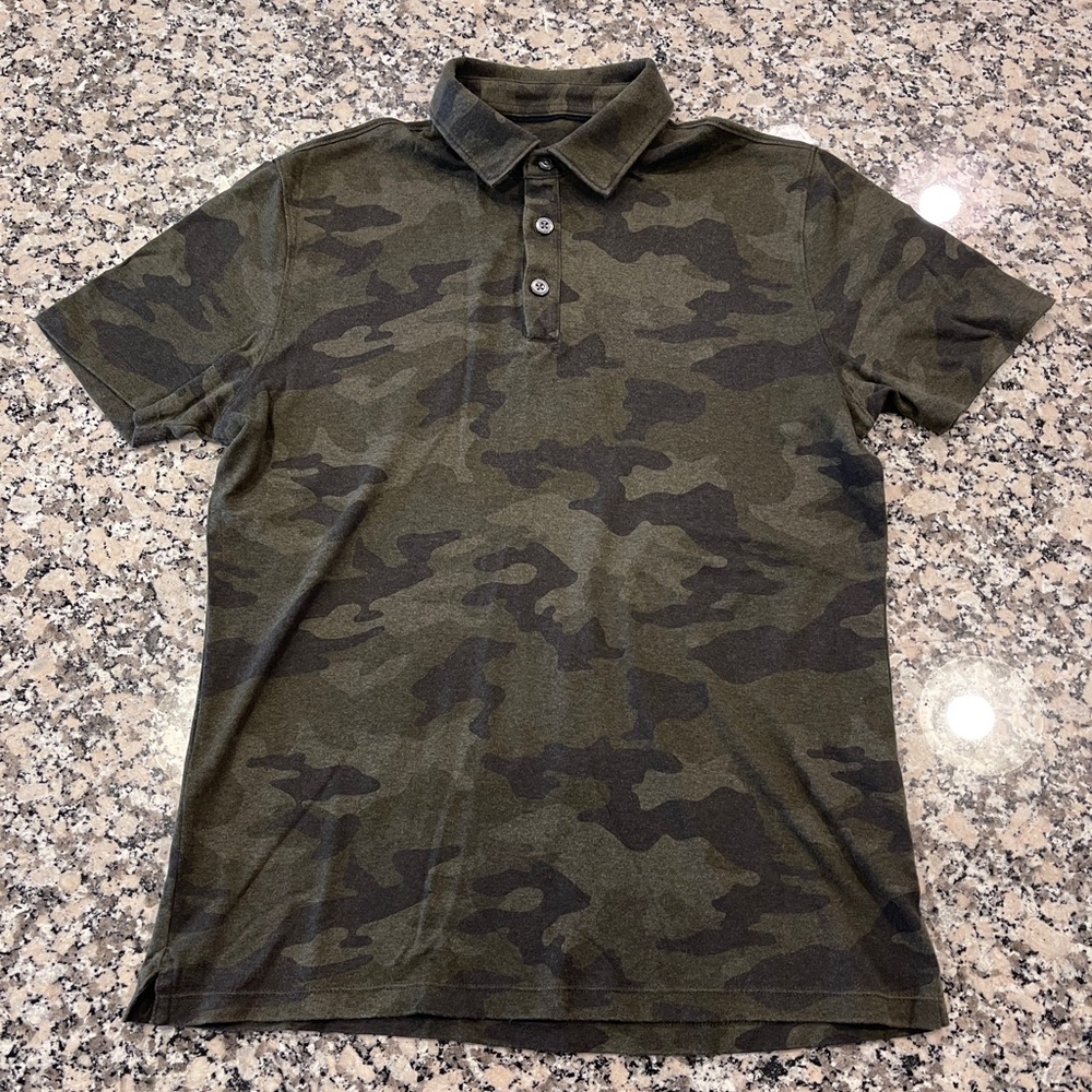 BANANA REPUBLIC Men’s Camouflage Golf Shirt - Size Small